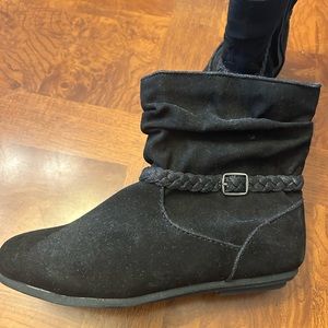 NWB-Girls SO Evelyn Black Slouch Ankle Boots